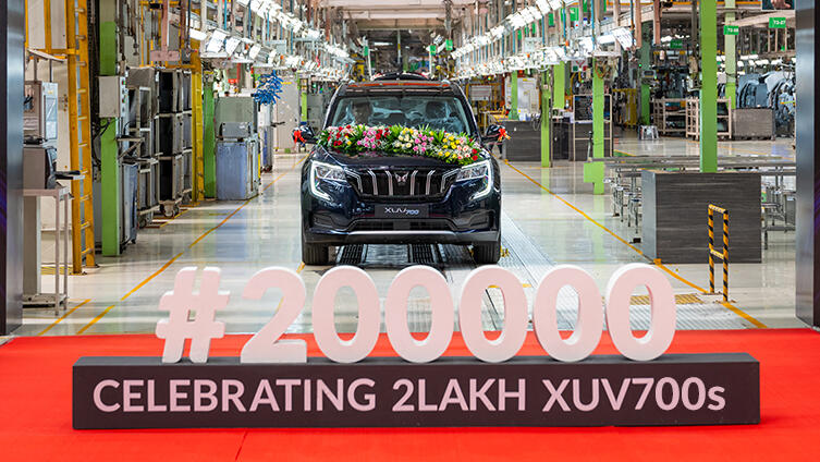 Mahindra XUV700 Achieves 200000 Unit Milestone in Record Time