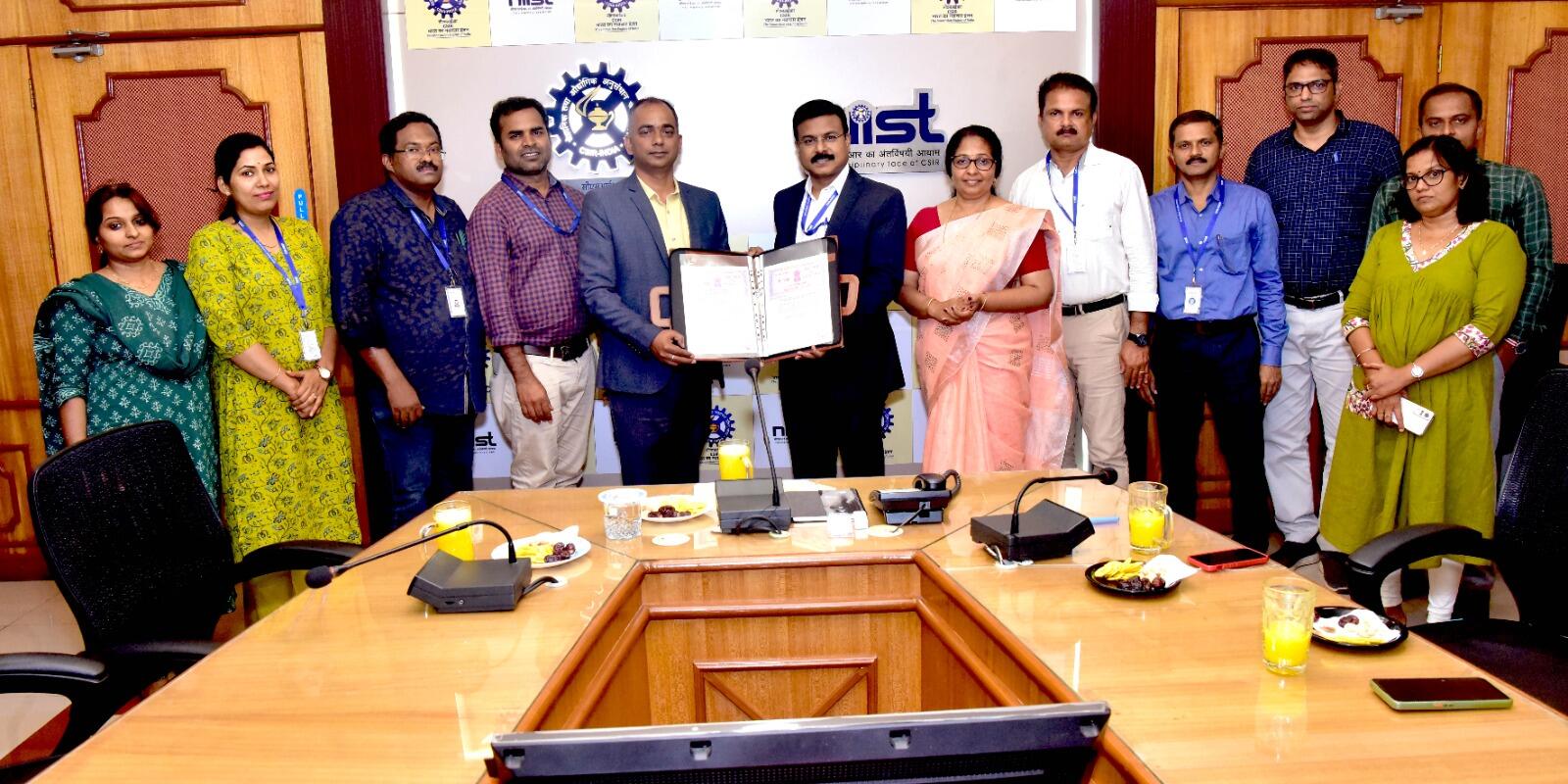 CSIR-NIIST transfers technology for single-use biodegradable tableware to a Lucknow clean-tech company