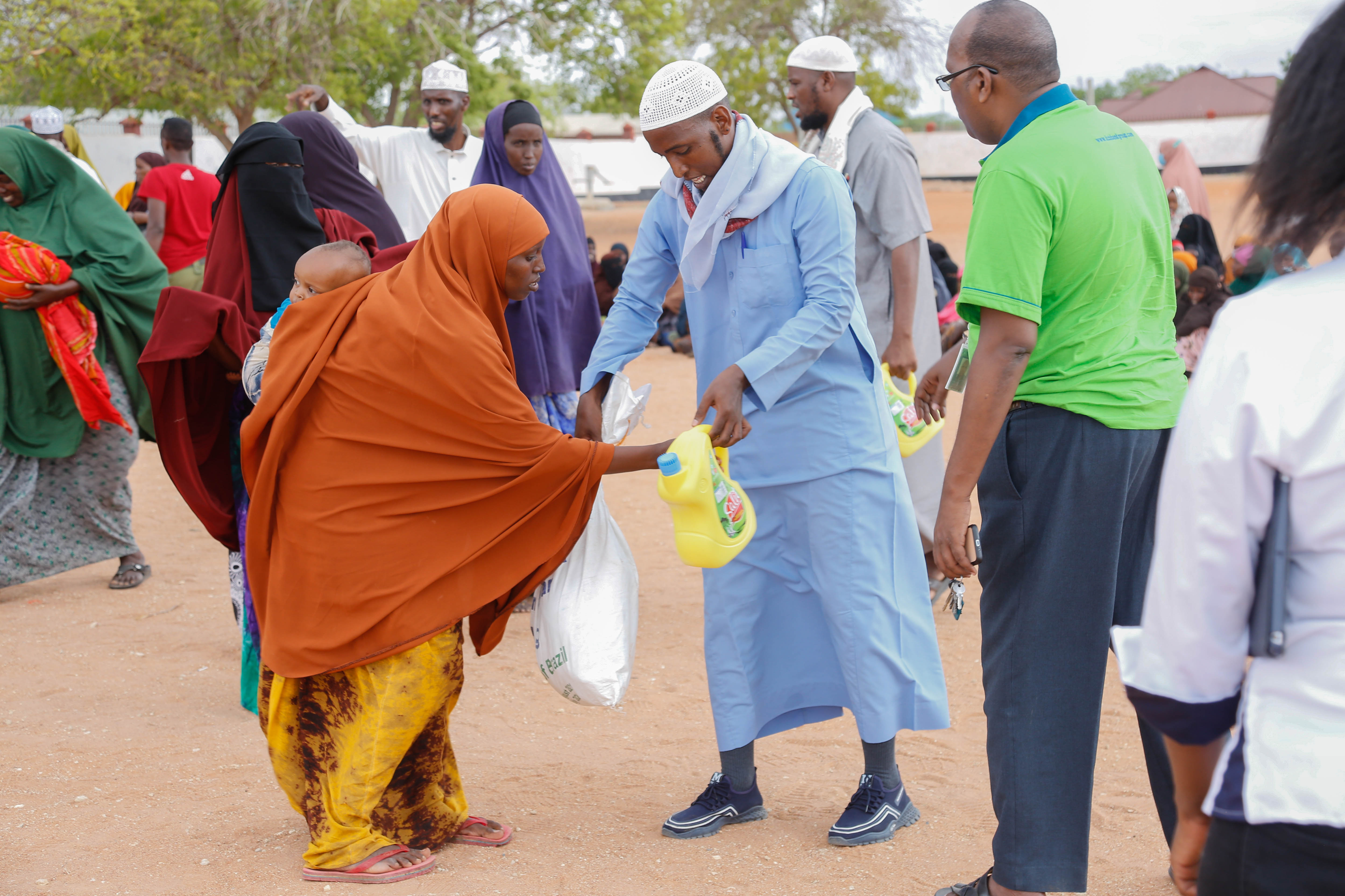 KCB SUPPORTS 1000 FAMILIES WITH FOOD DONATIONS TO MARK IDD-UL-FITR