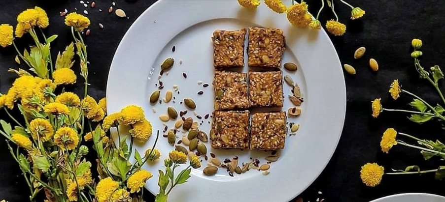Celebrate Makar Sankranti with the wholesomeness of sesame seeds with this super seeds chikki!- True Elements