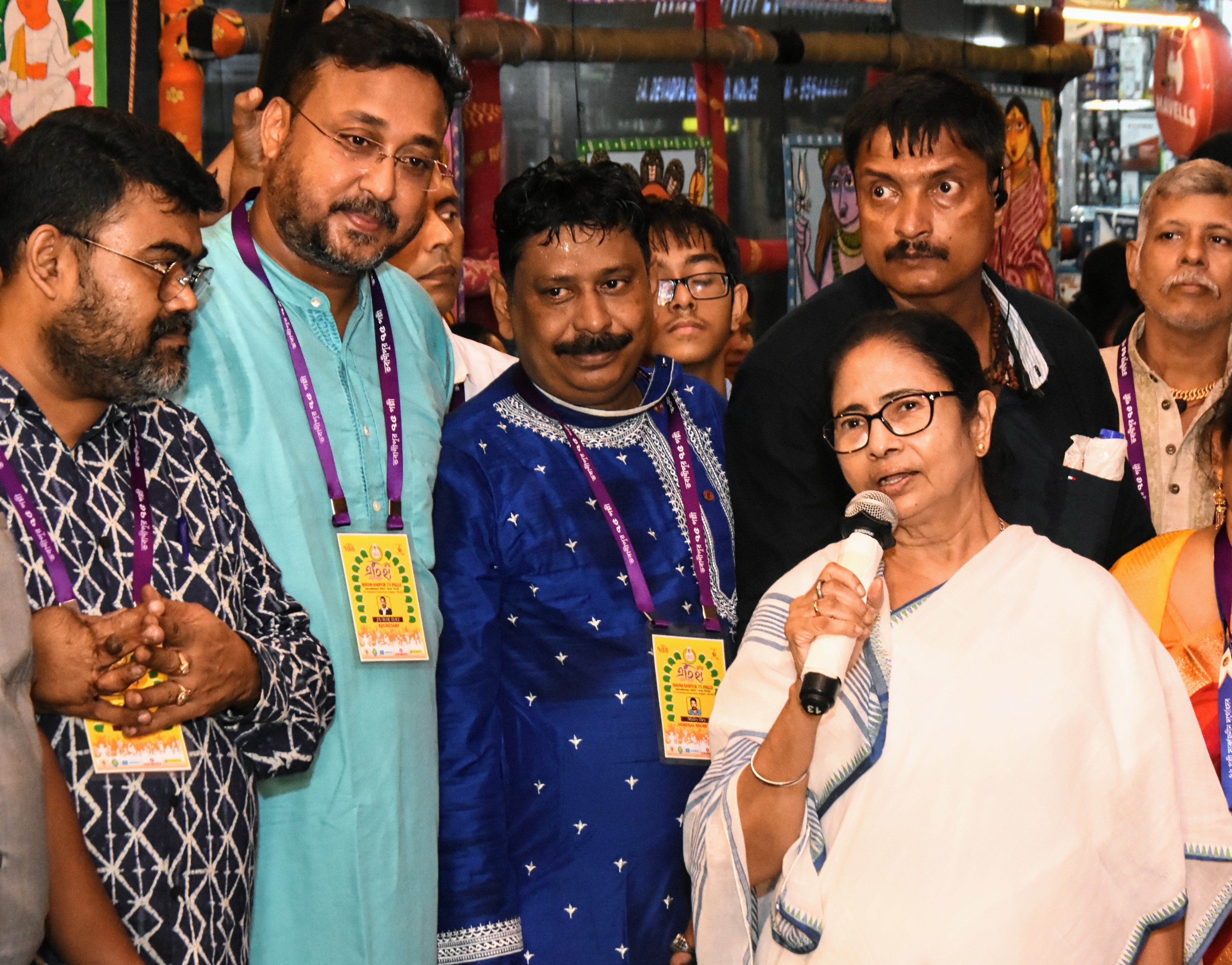 Mamata Banerjee inaugurates  Bhowanipur 75 Palli with its theme ‘Aitijhya Beche Thakuk’ – ‘Let the Heritage Live’ to uplift the morale of the rich culture of West Bengal for Durga Puja