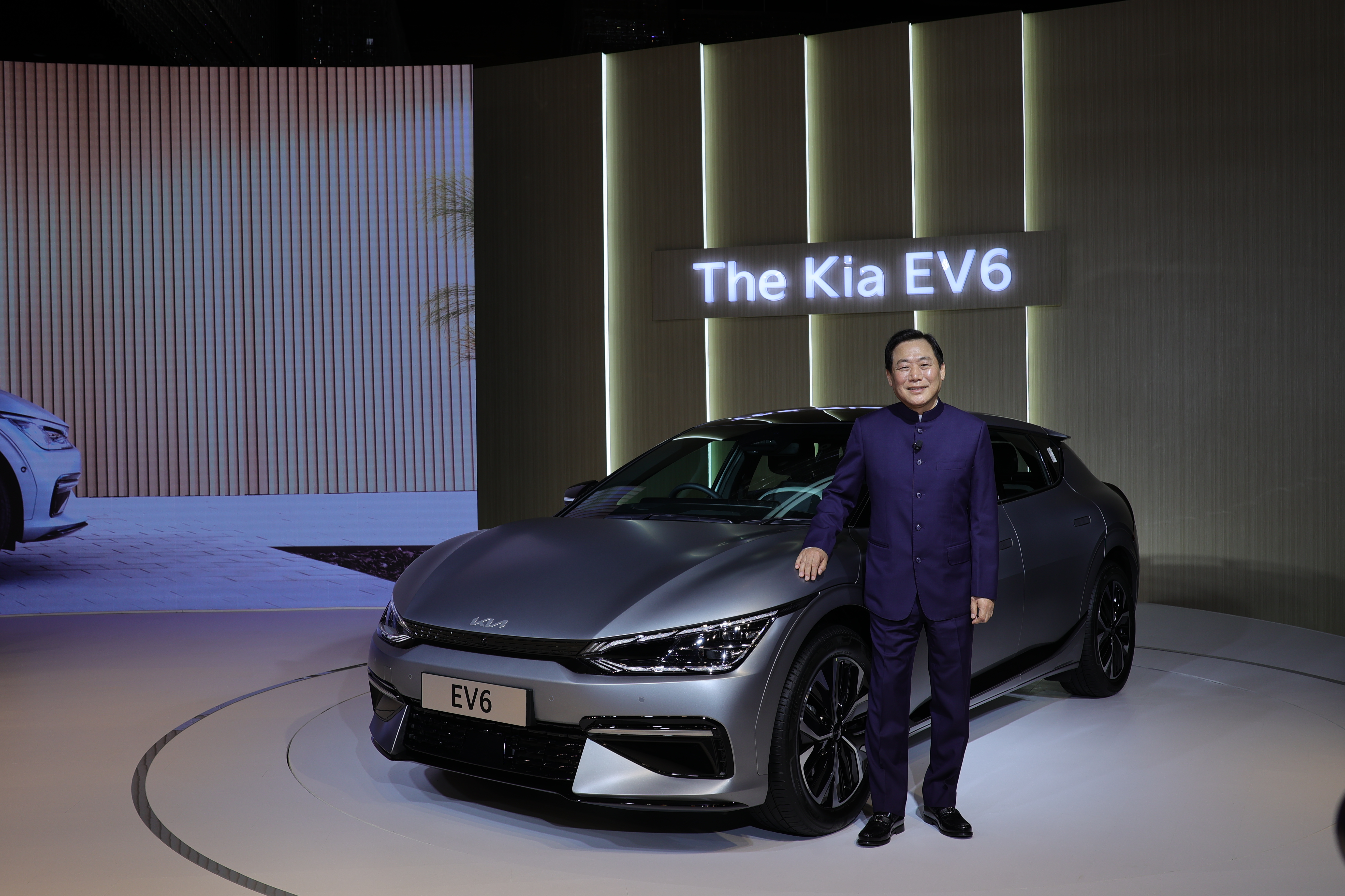 ‘Kia goes electric’ with the launch of EV6 in India starting at INR 59.95 Lakhs; commits an India specific RV based EV in 2025