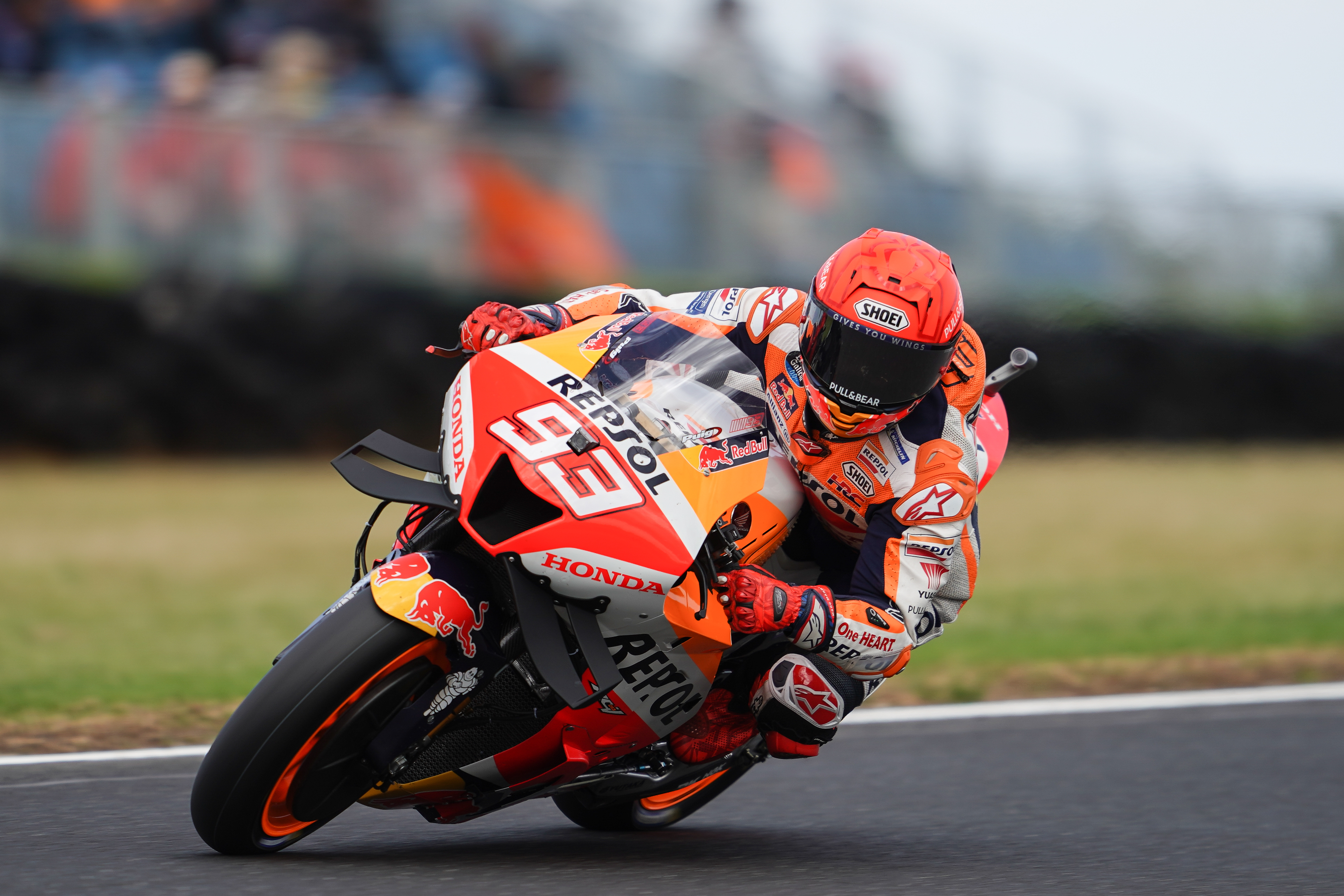 Marquez amazes again at Turn 10 on route to front row